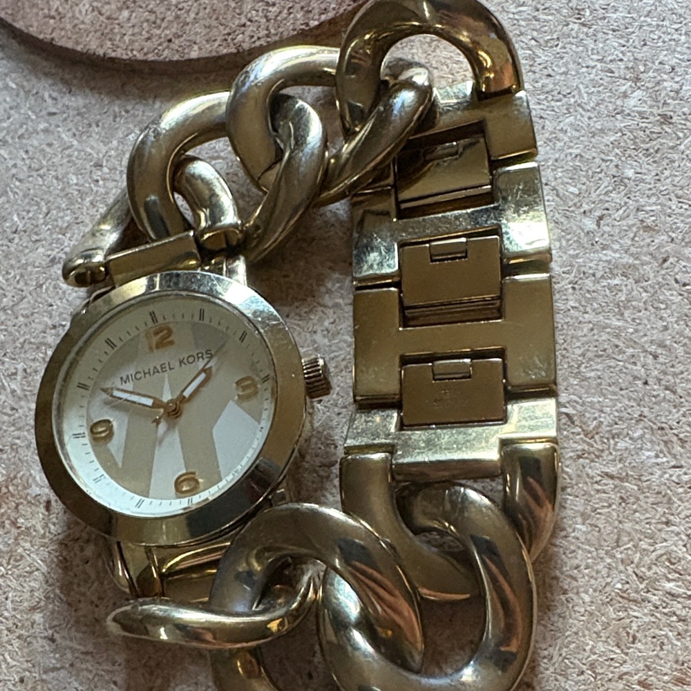Watch Michael Kors MK Runway Twist Gold Plated  Women’s Watch MK-3161